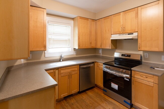 Building Photo - 26 Bagwell Ave