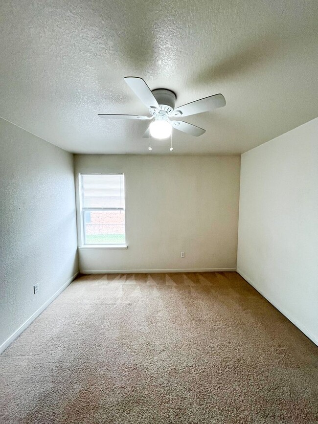 Building Photo - 312 Cedar Ridge Dr
