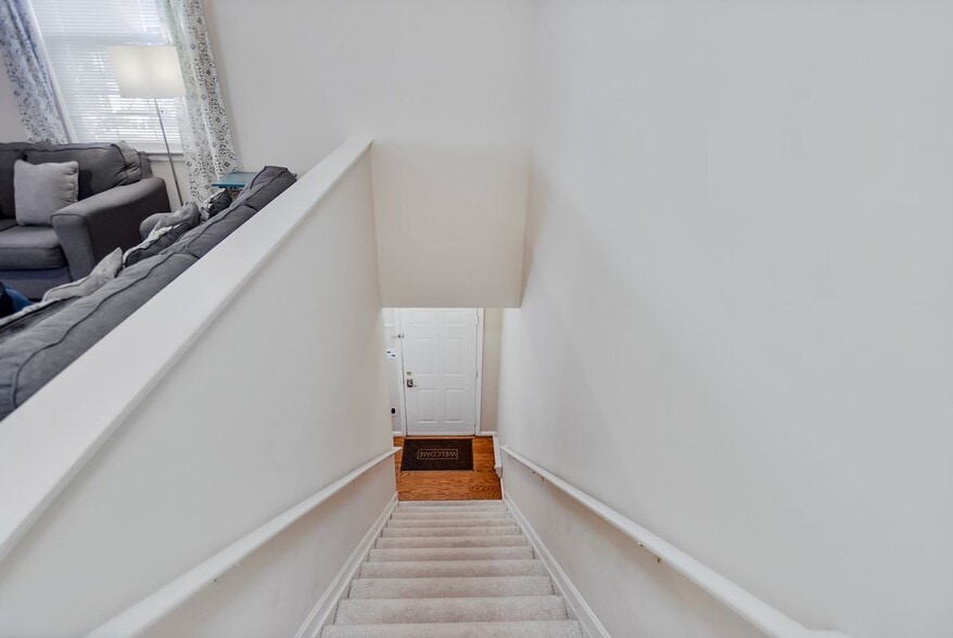 Building Photo - 5003 Hollington Dr