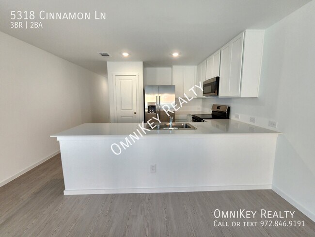 Building Photo - 5318 Cinnamon Ln