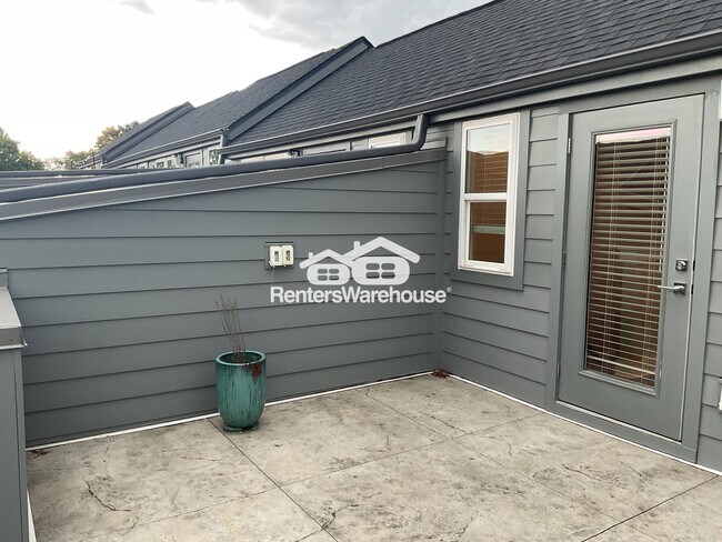 Building Photo - 1319 Millpark Ln