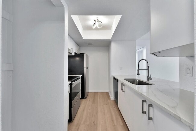 Building Photo - 9940 7th Way N