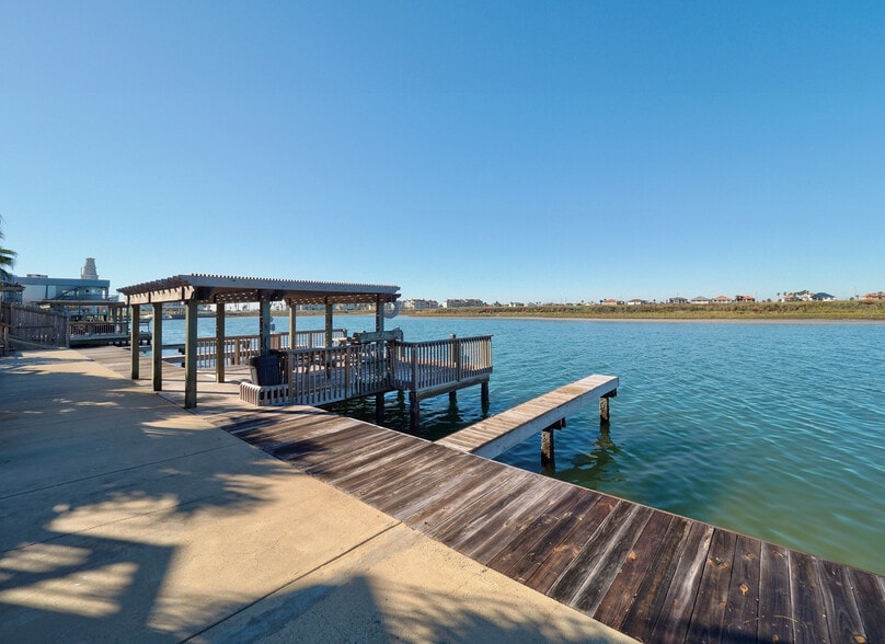 Building Photo - 15209 Leeward Dr