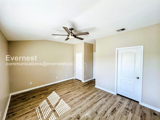 Building Photo - 16351 Swan View Cir