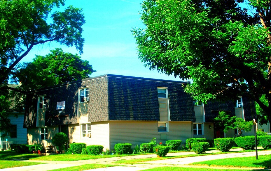 Primary Photo - 522 N River Ave