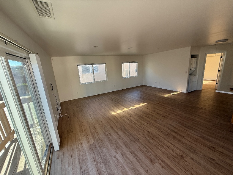 Building Photo - 3973 Lamont St