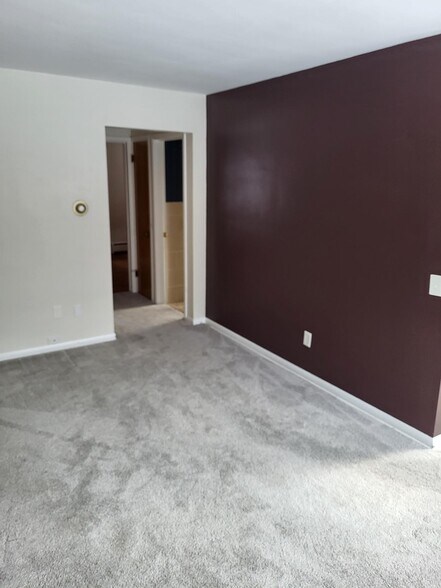 Building Photo - 1301 Jewel Ct