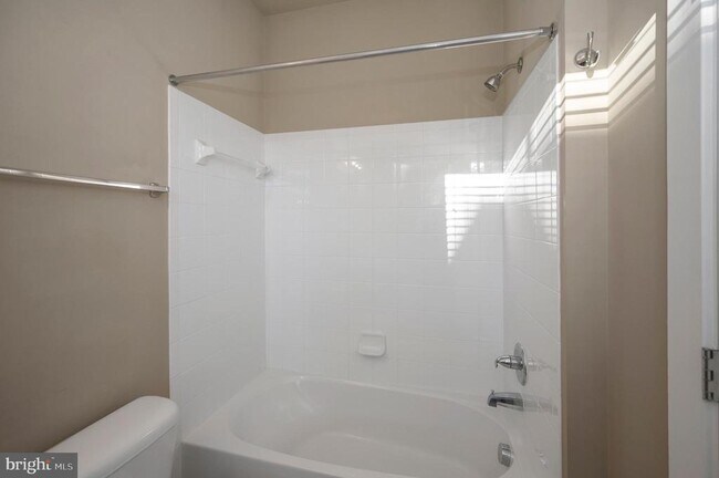 Building Photo - 100 Nestor's Pl