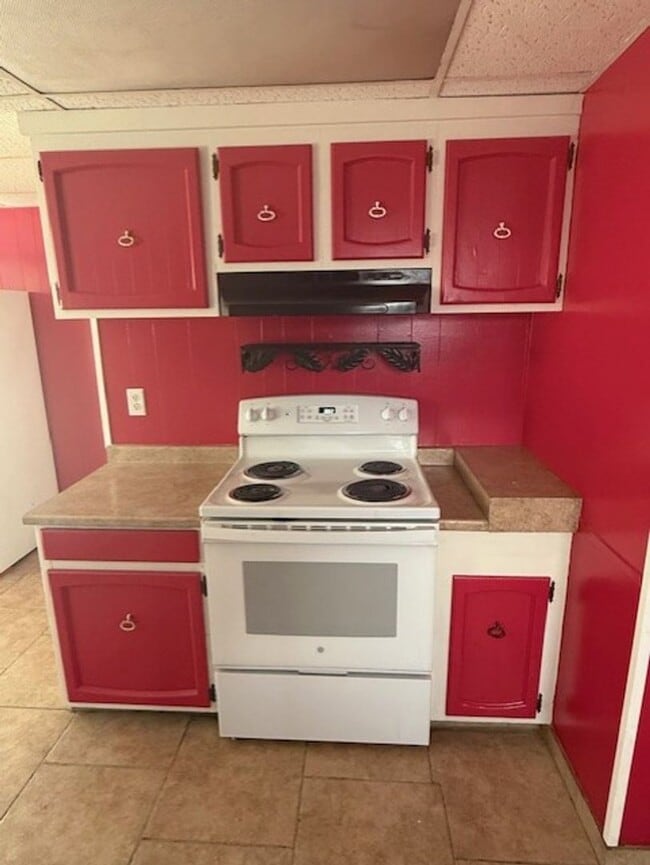 Building Photo - Hansen-PM-025-0262