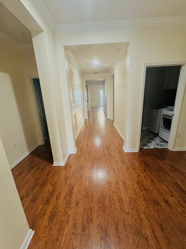 Building Photo - 519 Bottlebrush Loop