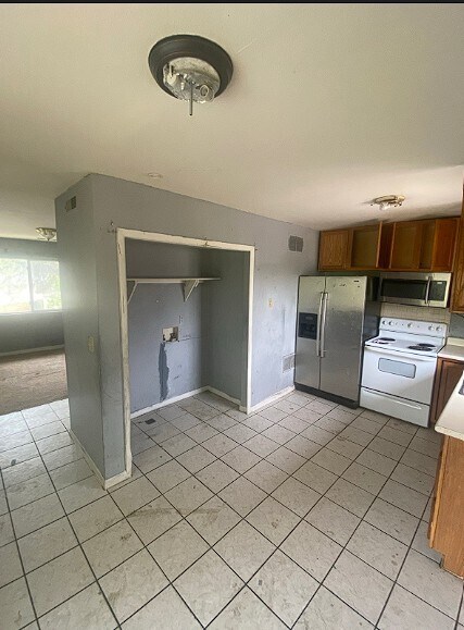 Building Photo - 2157 Preuss Rd