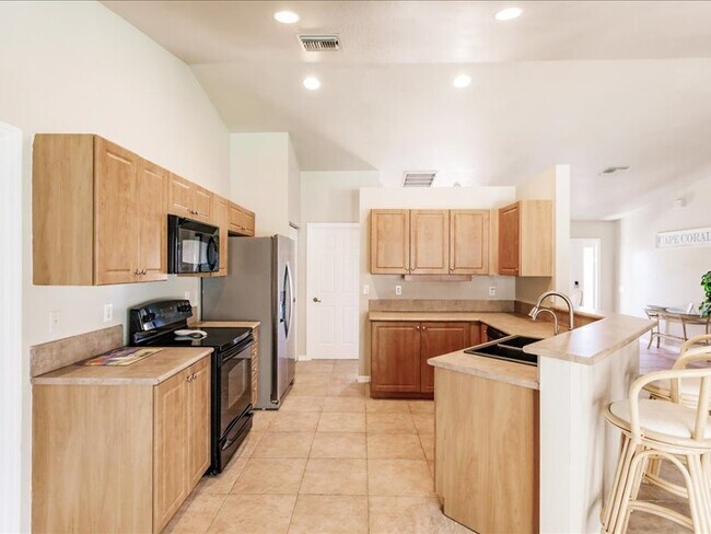 Building Photo - 415 SW 29th Pl