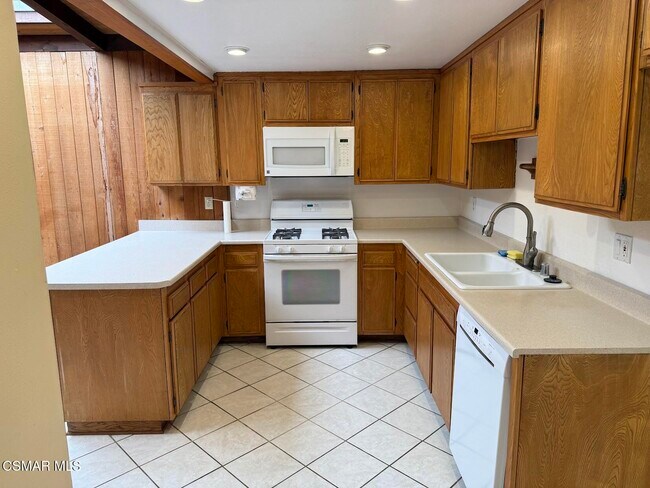 Building Photo - 636 Malaga Ct