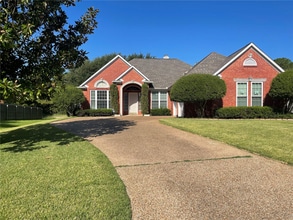Building Photo - 716 Ticonderoga Dr