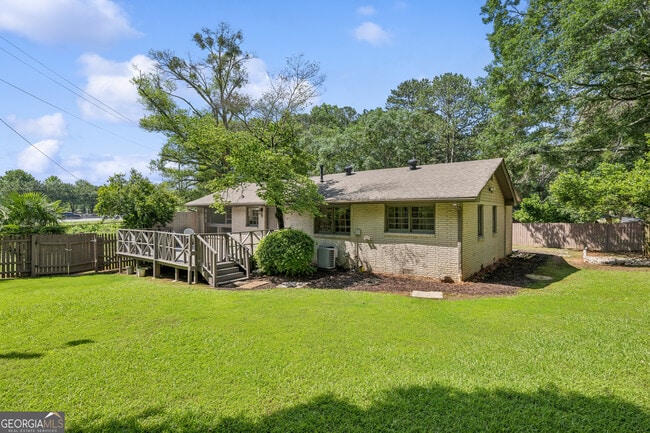 Building Photo - 2762 Dresden Dr NE