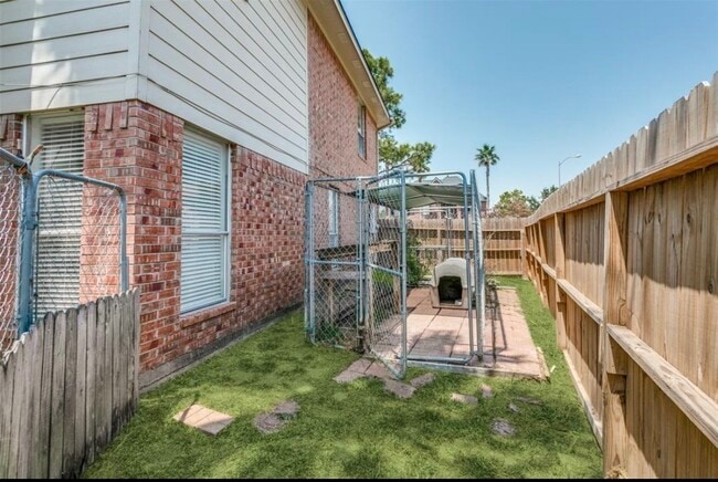 Building Photo - 2601 Broussard Ct