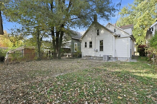 Building Photo - 3-Bed, 2-Bath Home with Large Kitchen & De...