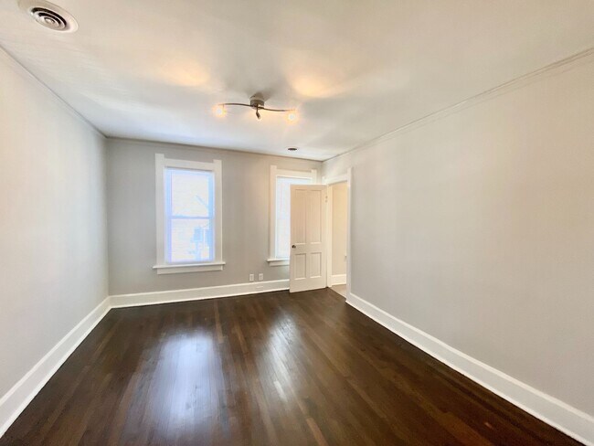 Building Photo - 1207 E Kane Pl