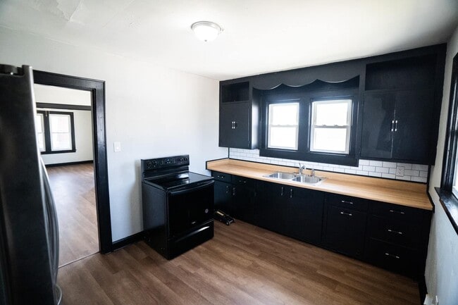 Building Photo - Triplett