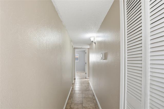 Building Photo - 1549 Bosque Dr