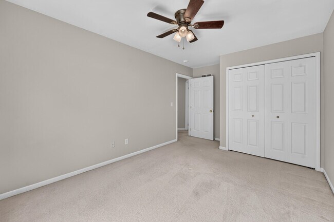 Building Photo - 392 Sedgewood Ln