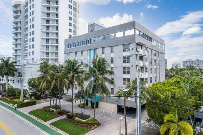 Building Photo - Island Place
