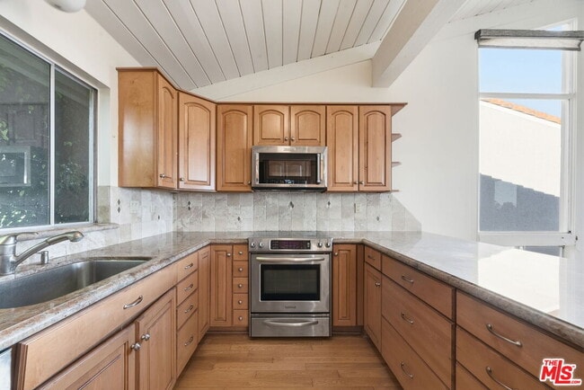 Building Photo - 28370 Rey De Copas Ln