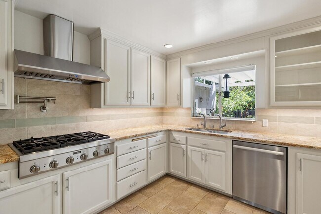 Building Photo - Beautiful Ranch Home with Bonus Room & Detached ADU | Minutes to Downtown