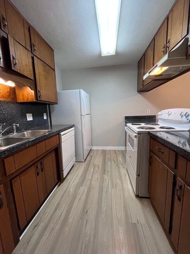 Building Photo - 3732 Donovan Dr