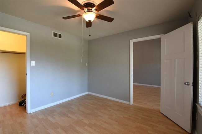 Building Photo - 7521 Beaudelaire Cir