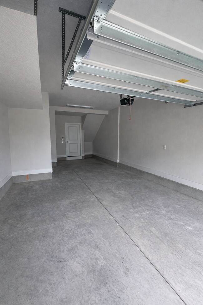 Building Photo - Resort-Style Living in eTown | Gated Community + Top Amenities