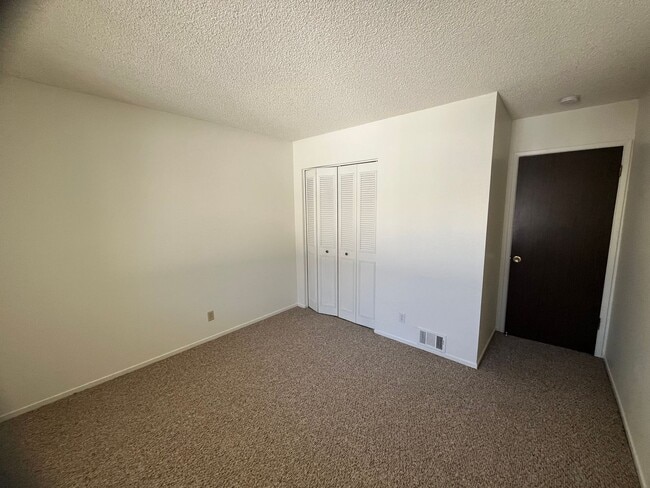 Building Photo - 1703 Donner Ave