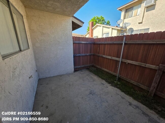 Building Photo - Rancho Cucamonga 2 Bedroom Apartment