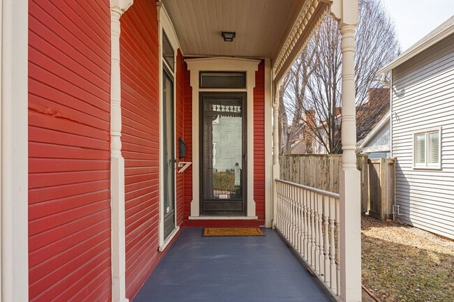 Building Photo - 357 Jackson St