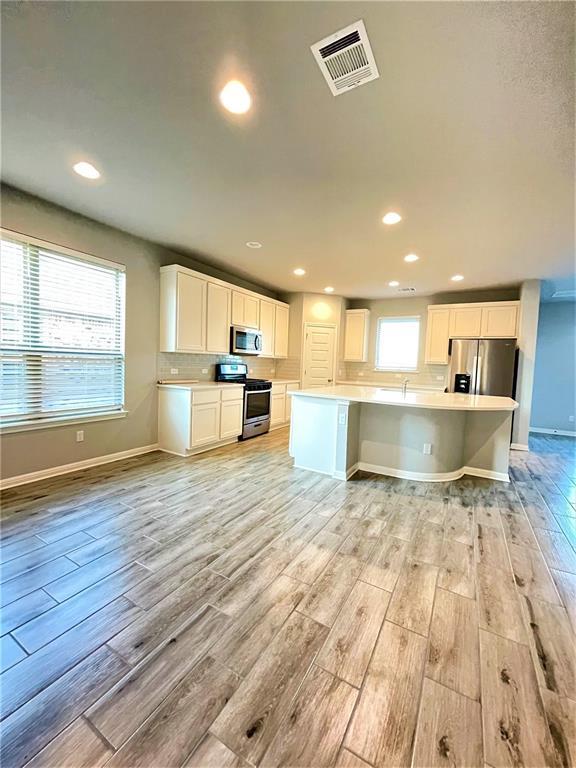 Building Photo - 113 Peruvian Ln