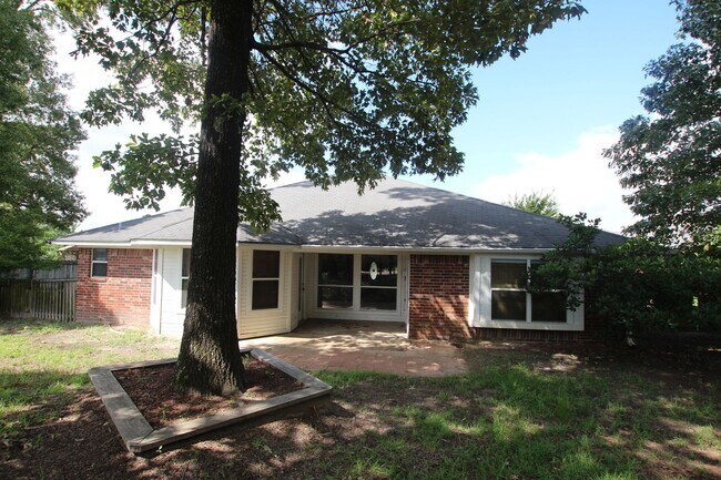 Building Photo - Stunning 4 Bedroom in Tyler! Available in ...