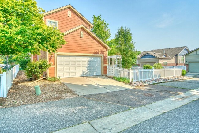 Building Photo - 2370 Windmill Dr