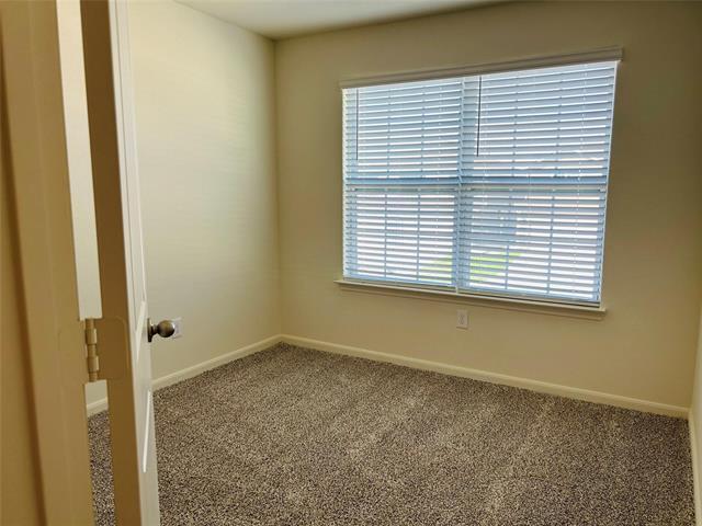 Building Photo - 229 Marsh Ln