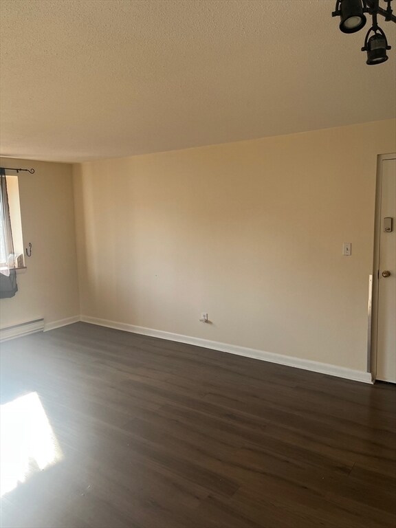 Building Photo - 131 Mellen St