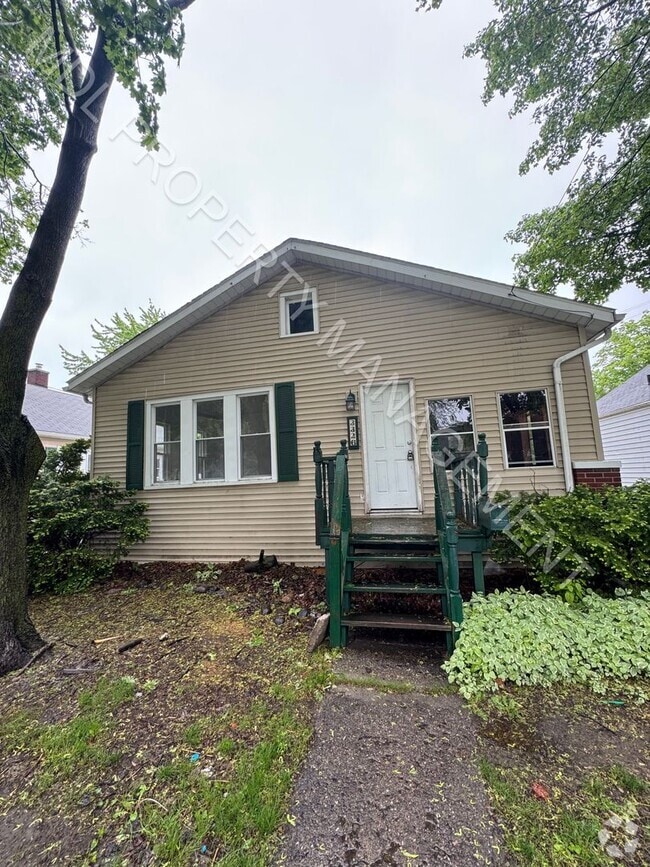 Building Photo - 3 Bedroom 1 Bathroom Home