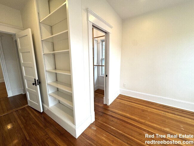 Building Photo - 14 Breck Ave