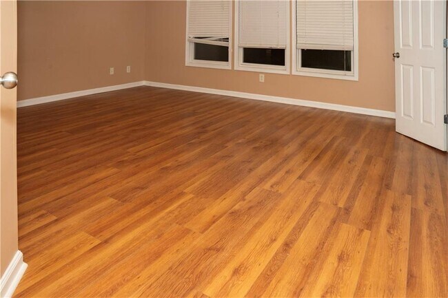 Building Photo - 2581 Southhaven Ln