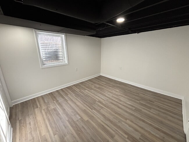 Building Photo - Charming 4-Bed Home in Tarrytown!