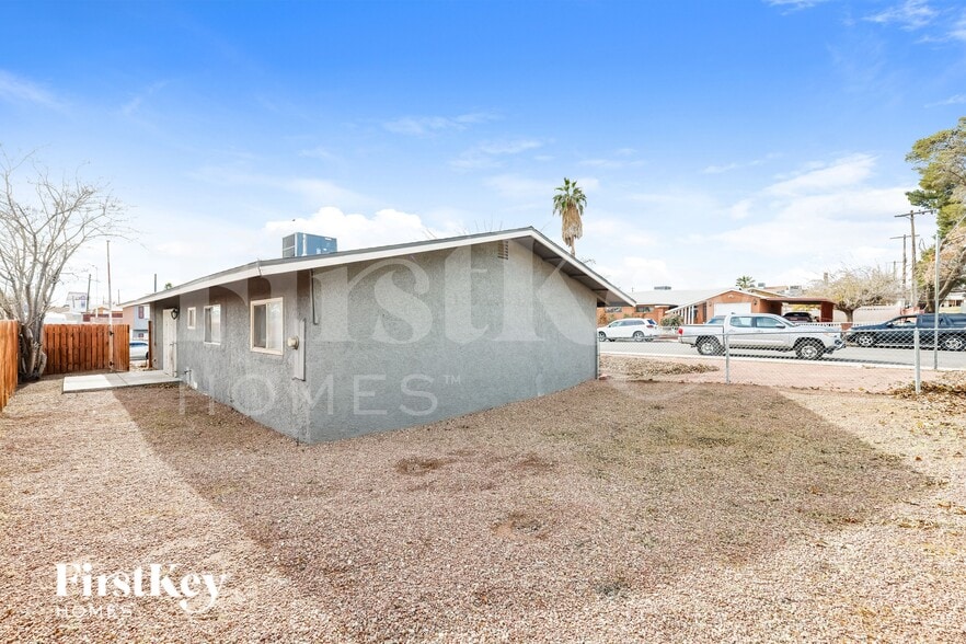 Building Photo - 2012 Bennett St