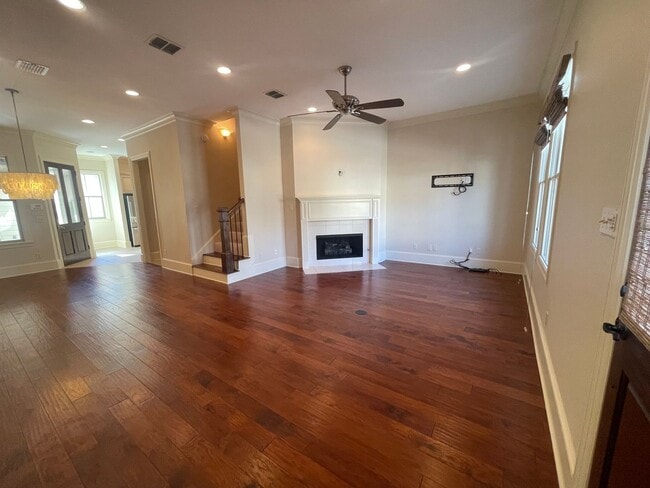 Building Photo - A Great Place To Call Home!