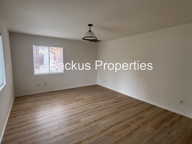 Building Photo - Wonderful two-bedroom unit in Monterey
