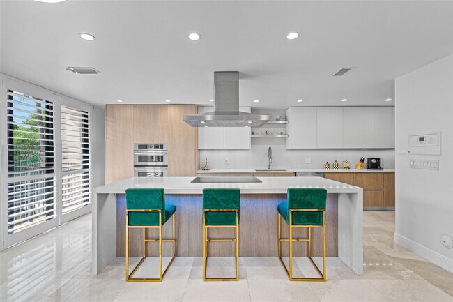 Building Photo - 6124 Paradise Point Dr