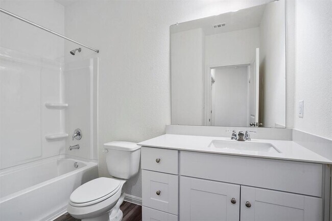 Building Photo - 118 Bluegill Dr