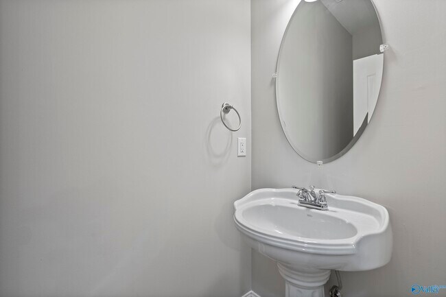 Building Photo - 5031 SE Valley Cove Dr