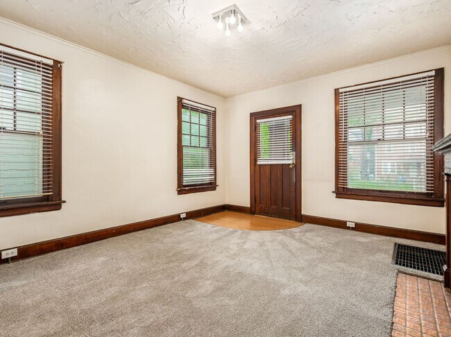 Building Photo - 2086-2090 N 4th St